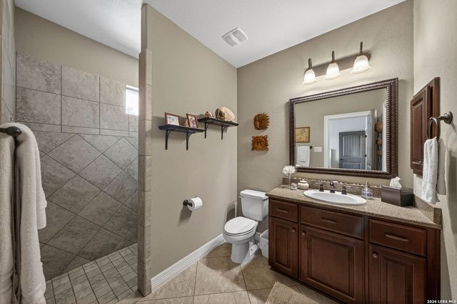 1467 Palomino Springs Dr, Bandera, TX 78003