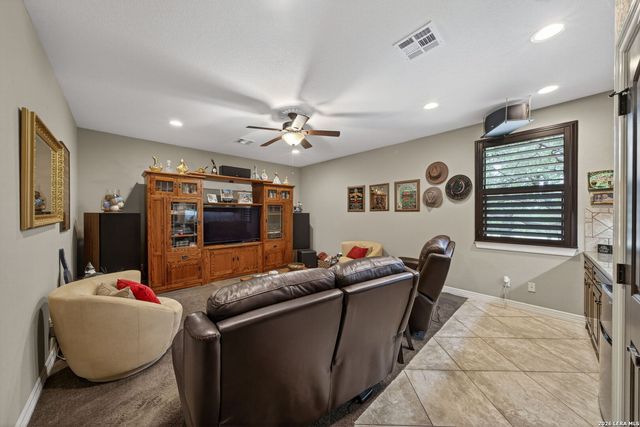 1467 Palomino Springs Dr, Bandera, TX 78003