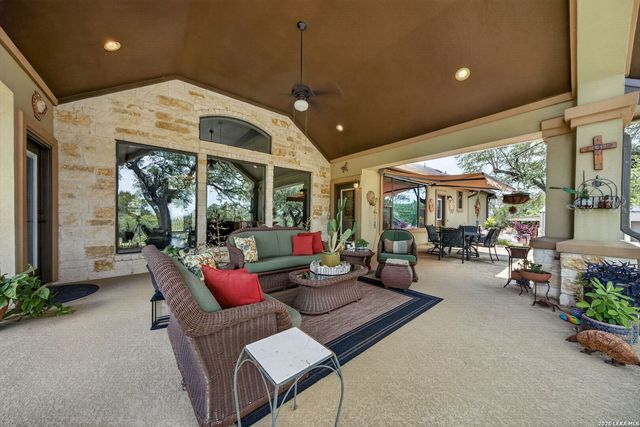 1467 Palomino Springs Dr, Bandera, TX 78003