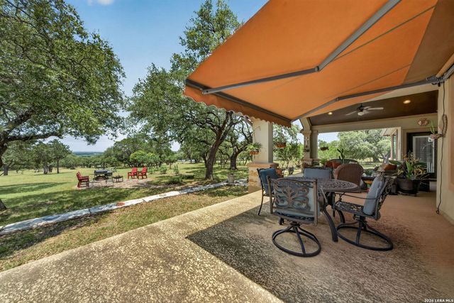 1467 Palomino Springs Dr, Bandera, TX 78003