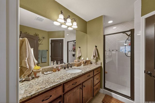 1467 Palomino Springs Dr, Bandera, TX 78003