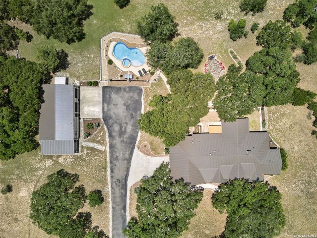 1467 Palomino Springs Dr, Bandera, TX 78003