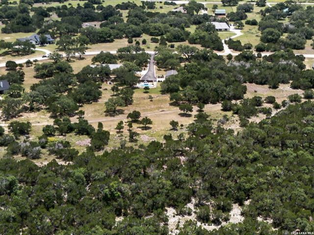 1467 Palomino Springs Dr, Bandera, TX 78003