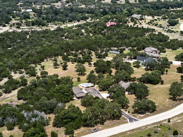 1467 Palomino Springs Dr, Bandera, TX 78003
