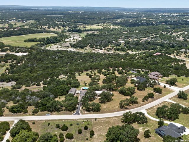 1467 Palomino Springs Dr, Bandera, TX 78003