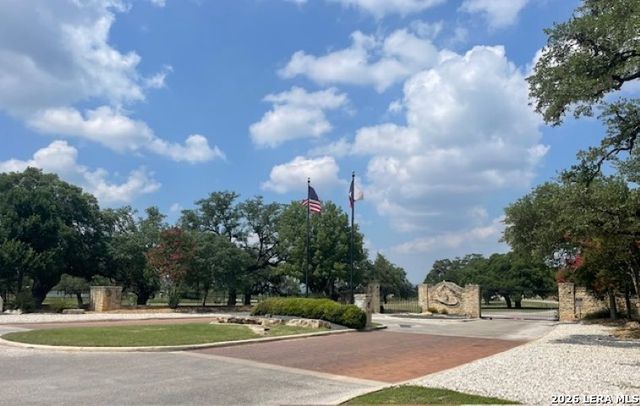 1467 Palomino Springs Dr, Bandera, TX 78003