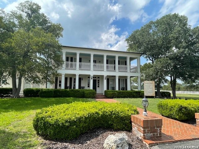 1467 Palomino Springs Dr, Bandera, TX 78003