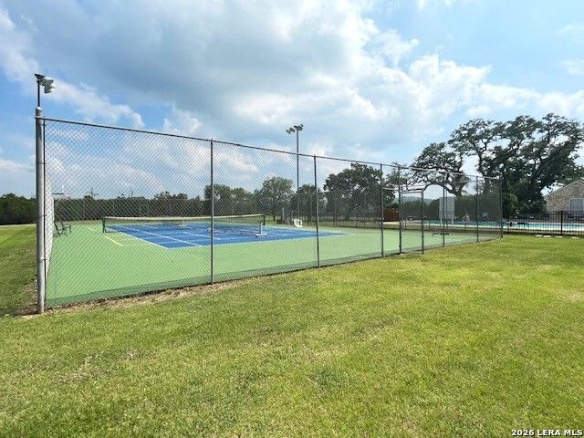 1467 Palomino Springs Dr, Bandera, TX 78003