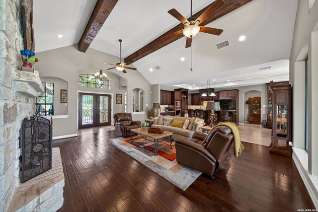 1467 Palomino Springs Dr, Bandera, TX 78003