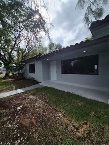 2121 NW 14th St, Miami, FL 33125