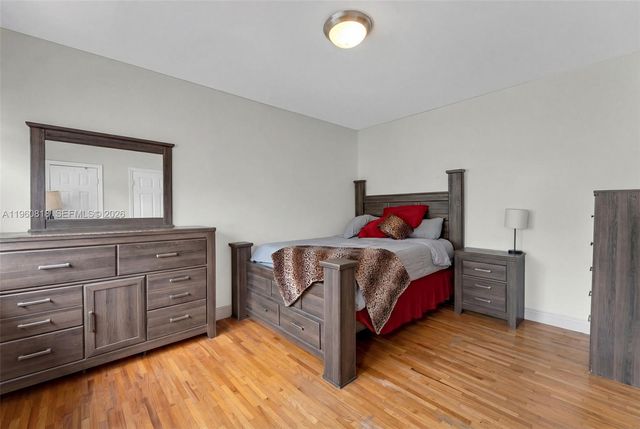 320 85th St 15, Miami Beach, FL 33141