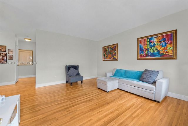 320 85th St 15, Miami Beach, FL 33141