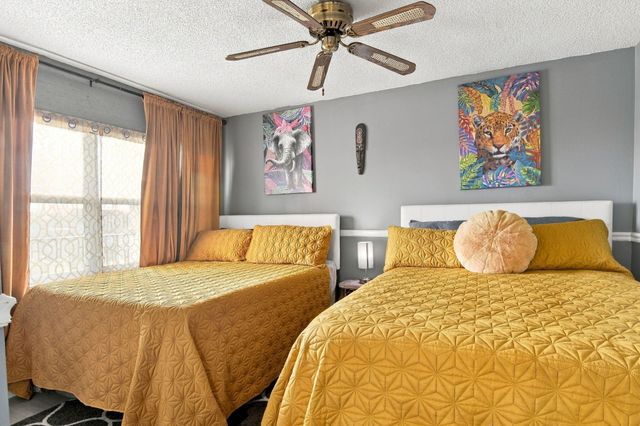 3465 Via Poinciana 405, Lake Worth, FL 33467