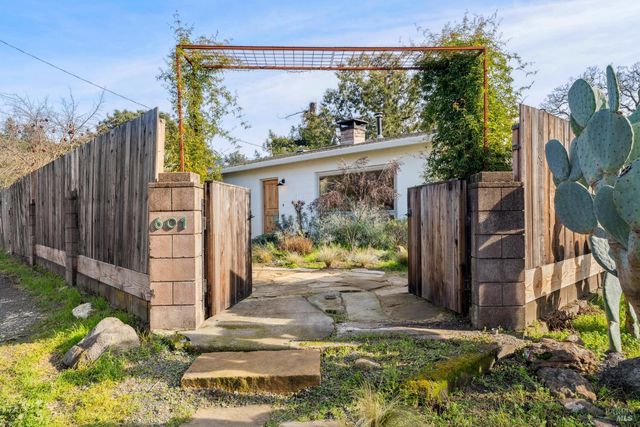 601 Baines Ave, Sonoma, CA 95476