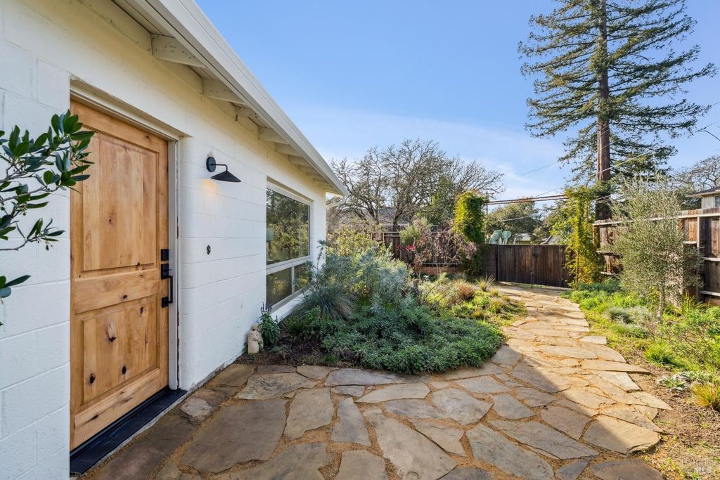 601 Baines Ave, Sonoma, CA 95476