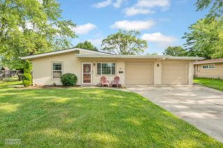 307 John Street, North Aurora, IL 60542
