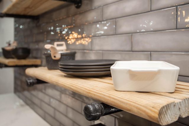 9515 Meadowglen Lane, Houston, TX 77063