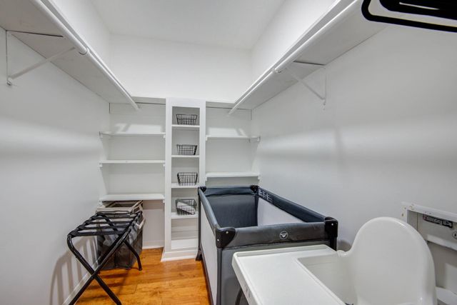 9515 Meadowglen Lane, Houston, TX 77063