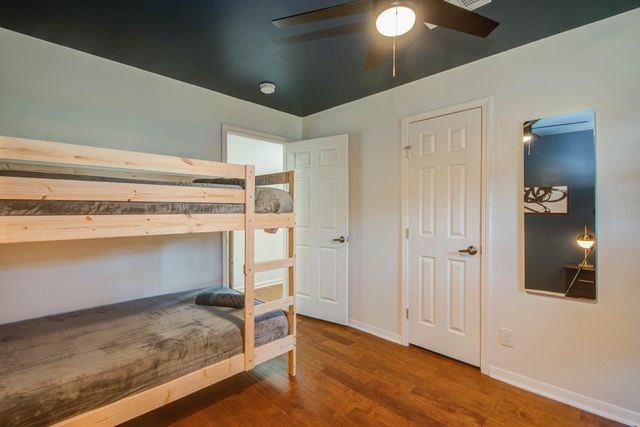 9515 Meadowglen Lane, Houston, TX 77063