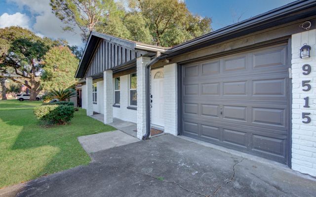 9515 Meadowglen Lane, Houston, TX 77063