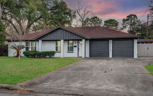 9515 Meadowglen Lane, Houston, TX 77063