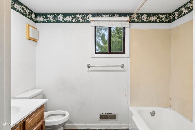 1104 Lebanon Road, Kingsport, TN 37663