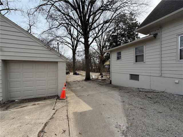 1711 N 36th Street, Kansas City, KS 66102