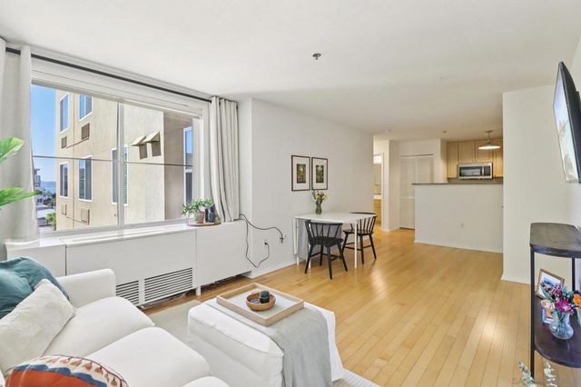 1970 Columbia Street 301, San Diego, CA 92101