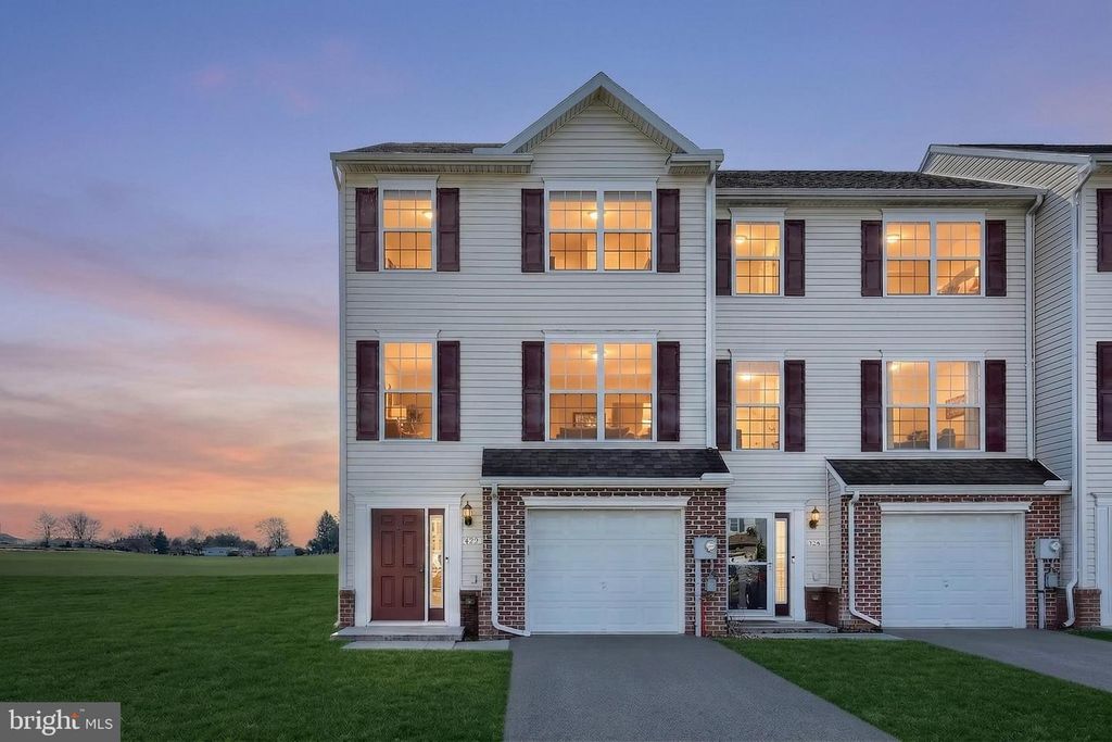 322 CAPE CLIMB, York, PA 17408