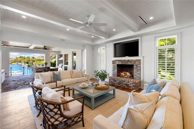 481 21st AVE S, Naples, FL 34102