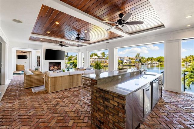 481 21st AVE S, Naples, FL 34102