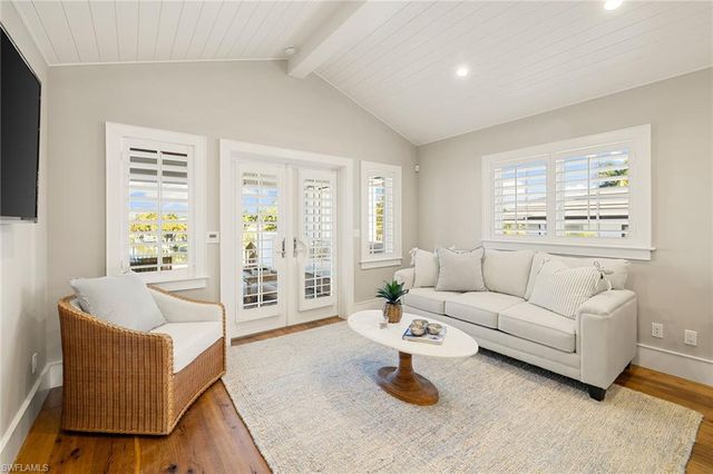 481 21st AVE S, Naples, FL 34102