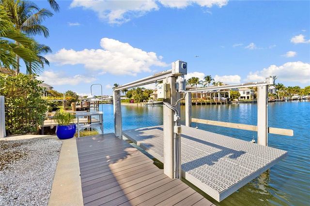 481 21st AVE S, Naples, FL 34102