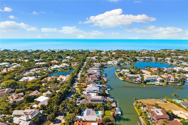 481 21st AVE S, Naples, FL 34102