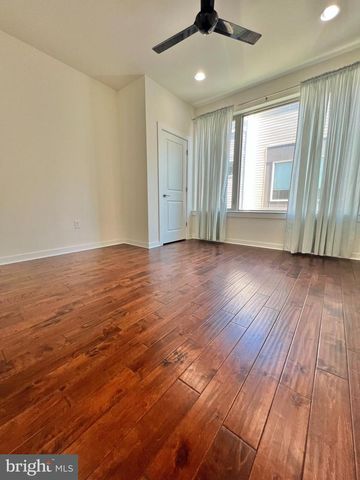 2122 KENSINGTON WALK, Philadelphia, PA 19125