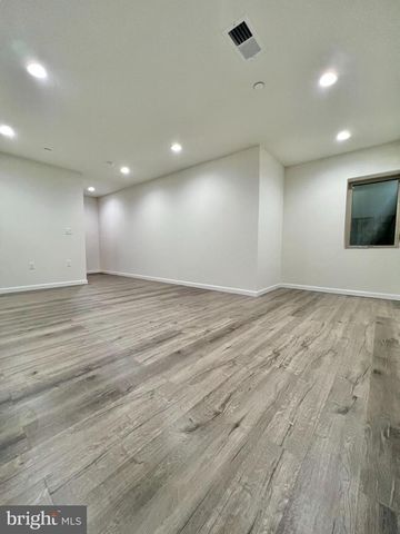 2122 KENSINGTON WALK, Philadelphia, PA 19125