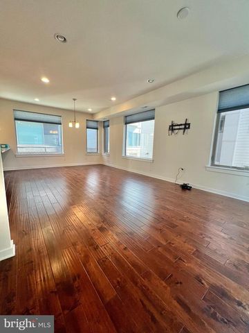 2122 KENSINGTON WALK, Philadelphia, PA 19125