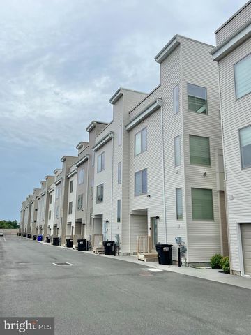 2122 KENSINGTON WALK, Philadelphia, PA 19125