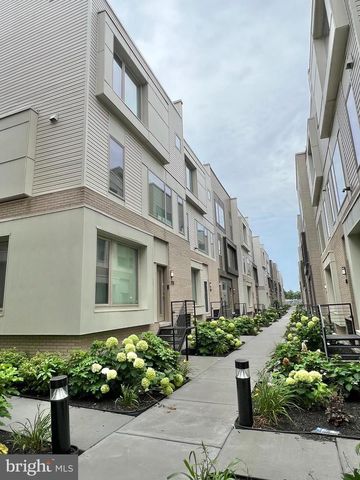 2122 KENSINGTON WALK, Philadelphia, PA 19125