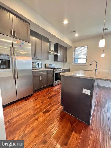 2122 KENSINGTON WALK, Philadelphia, PA 19125