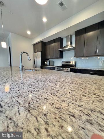 2122 KENSINGTON WALK, Philadelphia, PA 19125