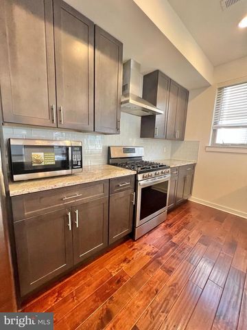 2122 KENSINGTON WALK, Philadelphia, PA 19125