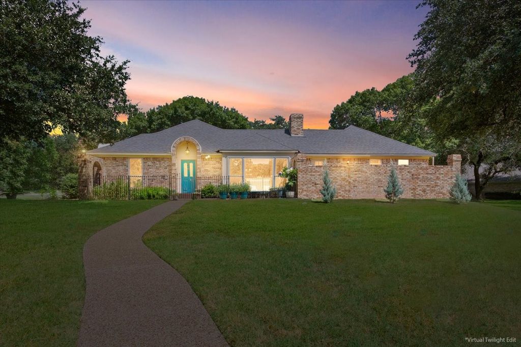 44 Sugar Creek Place, Woodway, TX 76712