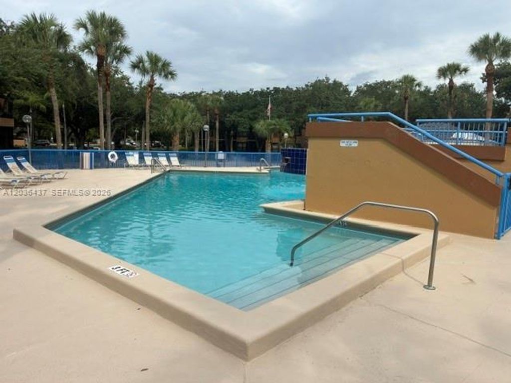 15545 N Miami Lakeway N 303, Miami Lakes, FL 33014