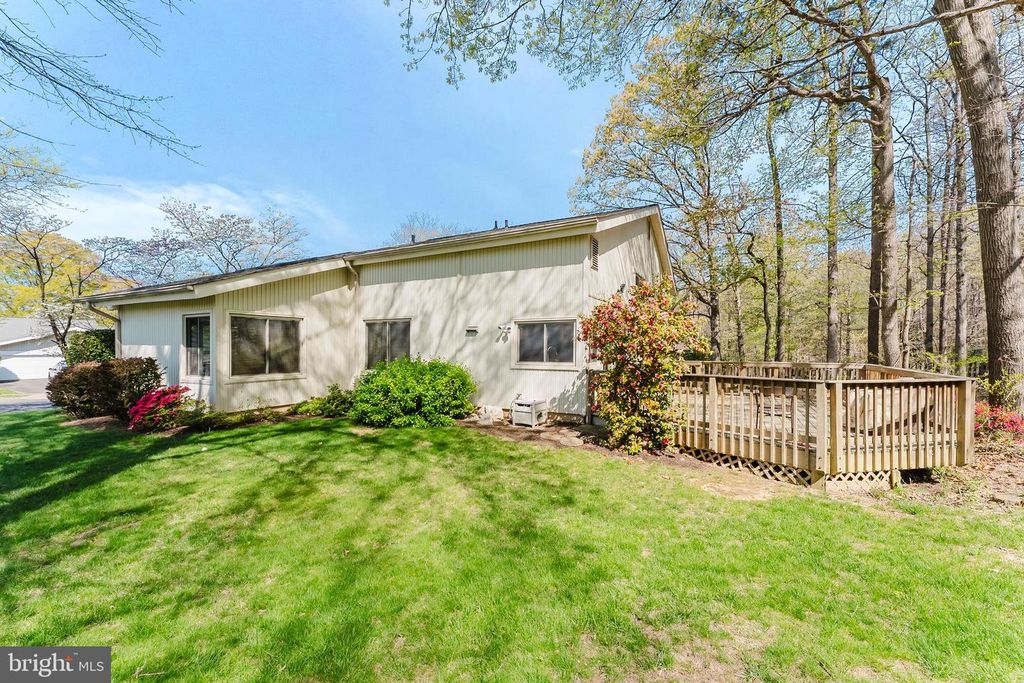 Image 26 of property listing at 5915 LOVEJOY CT, Springfield, VA 22152