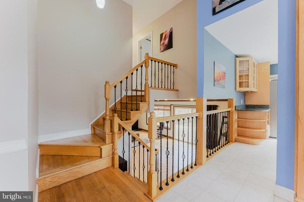 Image 31 of property listing at 5915 LOVEJOY CT, Springfield, VA 22152