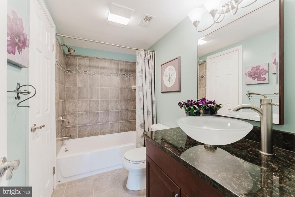 Image 42 of property listing at 5915 LOVEJOY CT, Springfield, VA 22152