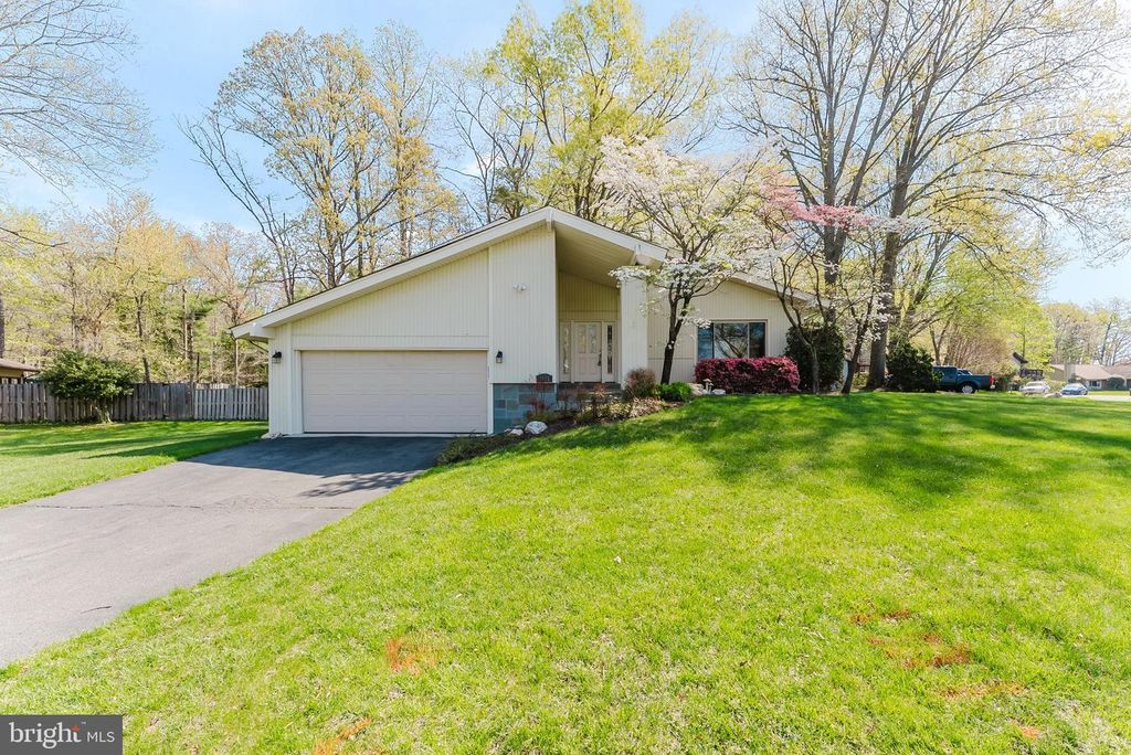 Image 45 of property listing at 5915 LOVEJOY CT, Springfield, VA 22152