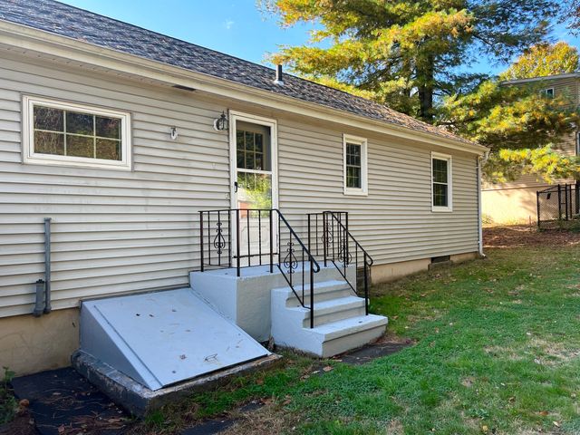 48 Overlook Avenue, Middletown, CT 06457