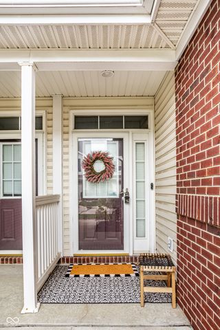 10911 Perry Pear Drive, Zionsville, IN 46077